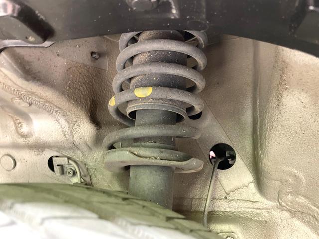 お車を安心してお乗りいただく為には、足回りの定期点検が欠かせません。サービスサポート（有償保証）では無料点検もご提供しており、安心のカーライフをお過ごしいただけるサポート体制が整っています。