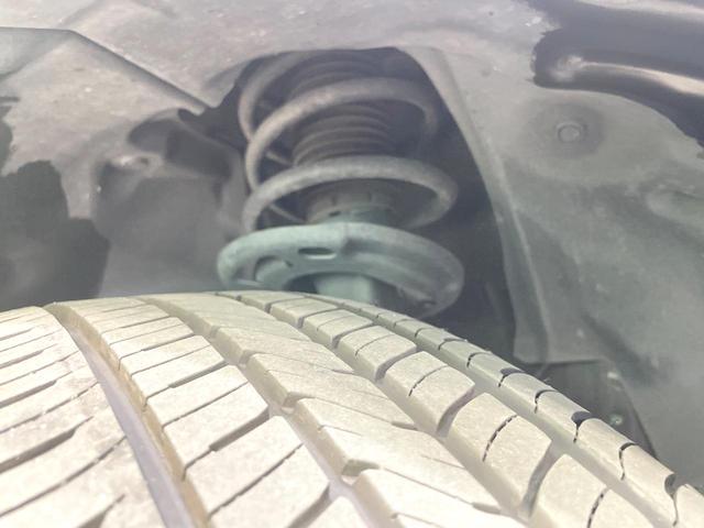 お車を安心してお乗りいただく為には、足回りの定期点検が欠かせません。サービスサポート（有償保証）では無料点検もご提供しており、安心のカーライフをお過ごしいただけるサポート体制が整っています。