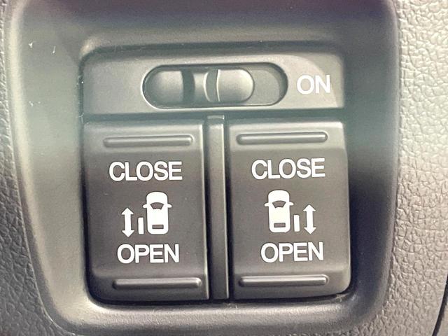 Ｎ－ＢＯＸ Ｇ　ターボＳＳパッケージ　禁煙車　シティブレーキサポート　純正ディスプレイ　バックカメラ　両側電動ドア　ＨＩＤヘッドライト　クルーズコントロール　革巻きハンドル　スマートキー　純正１４インチアルミ　オートライト（6枚目）