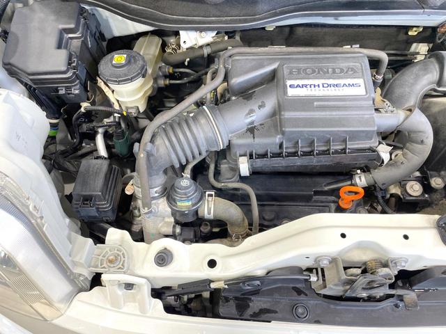 Ｎ－ＢＯＸ Ｇ　ターボＳＳパッケージ　禁煙車　シティブレーキサポート　純正ディスプレイ　バックカメラ　両側電動ドア　ＨＩＤヘッドライト　クルーズコントロール　革巻きハンドル　スマートキー　純正１４インチアルミ　オートライト（18枚目）