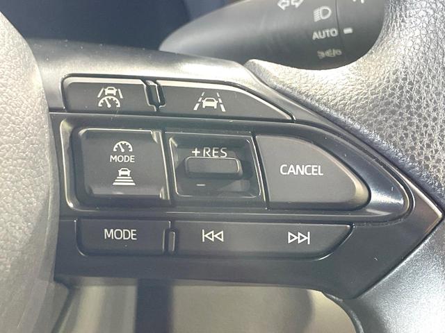 ヤリスクロス Ｘ　純正８型ナビ　衝突軽減　禁煙車　バックカメラ　レーダークルーズ　コーナーセンサー　スマートキー　ＥＴＣ　オートハイビーム　Ｂｌｕｅｔｏｏｔｈ　車線逸脱警報　オートライト　フルセグ　盗難防止装置（6枚目）