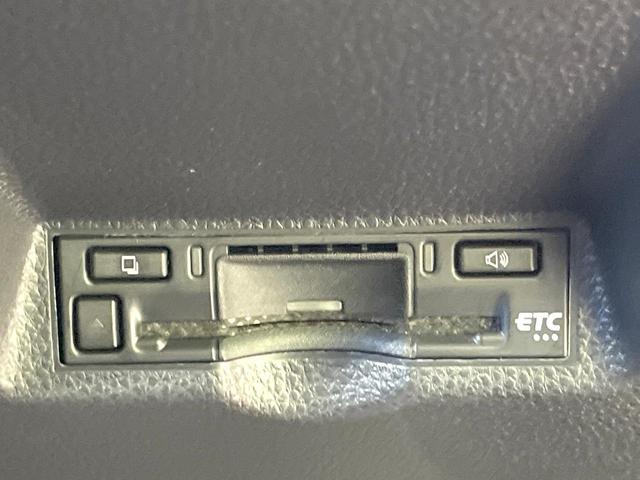 ヤリスクロス Ｘ　純正８型ナビ　衝突軽減　禁煙車　バックカメラ　レーダークルーズ　コーナーセンサー　スマートキー　ＥＴＣ　オートハイビーム　Ｂｌｕｅｔｏｏｔｈ　車線逸脱警報　オートライト　フルセグ　盗難防止装置（7枚目）