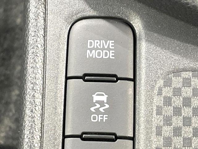 ヤリスクロス Ｘ　純正８型ナビ　衝突軽減　禁煙車　バックカメラ　レーダークルーズ　コーナーセンサー　スマートキー　ＥＴＣ　オートハイビーム　Ｂｌｕｅｔｏｏｔｈ　車線逸脱警報　オートライト　フルセグ　盗難防止装置（41枚目）