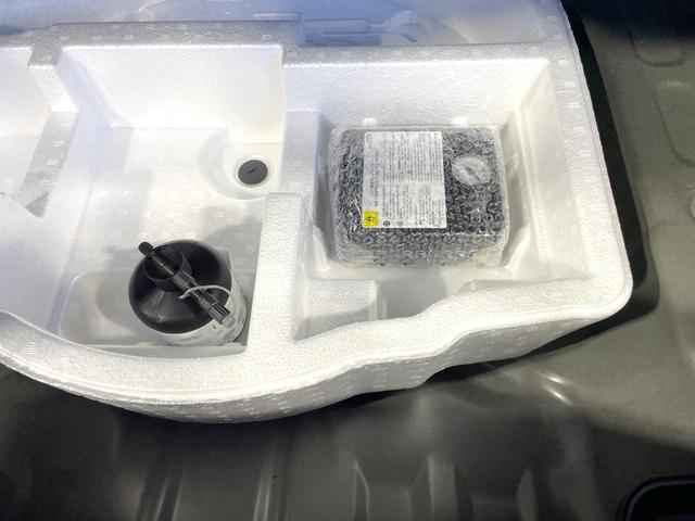 ヤリスクロス Ｘ　純正８型ナビ　衝突軽減　禁煙車　バックカメラ　レーダークルーズ　コーナーセンサー　スマートキー　ＥＴＣ　オートハイビーム　Ｂｌｕｅｔｏｏｔｈ　車線逸脱警報　オートライト　フルセグ　盗難防止装置（57枚目）