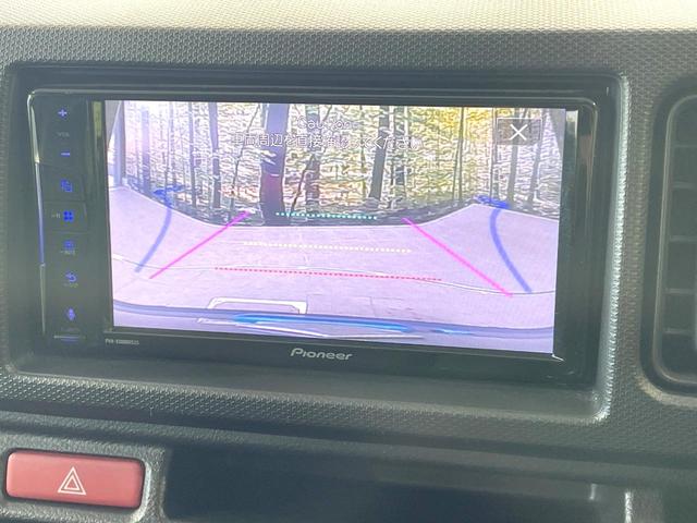 アルトワークス ベースグレード　バックカメラ　衝突被害軽減　禁煙車　コーナーセンサー　スマートキー　ＨＩＤヘッド　ＥＴＣ　純正１５インチアルミ　オートハイビーム　車線逸脱警報　オートライト　オートエアコン　アイドリングストップ（5枚目）