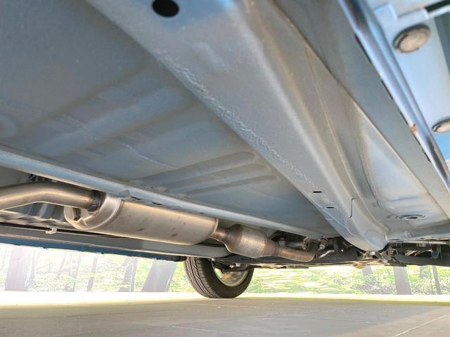 アルトワークス ベースグレード　バックカメラ　衝突被害軽減　禁煙車　コーナーセンサー　スマートキー　ＨＩＤヘッド　ＥＴＣ　純正１５インチアルミ　オートハイビーム　車線逸脱警報　オートライト　オートエアコン　アイドリングストップ（22枚目）