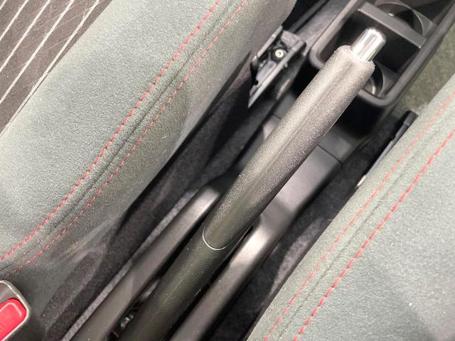 アルトワークス ベースグレード　バックカメラ　衝突被害軽減　禁煙車　コーナーセンサー　スマートキー　ＨＩＤヘッド　ＥＴＣ　純正１５インチアルミ　オートハイビーム　車線逸脱警報　オートライト　オートエアコン　アイドリングストップ（42枚目）