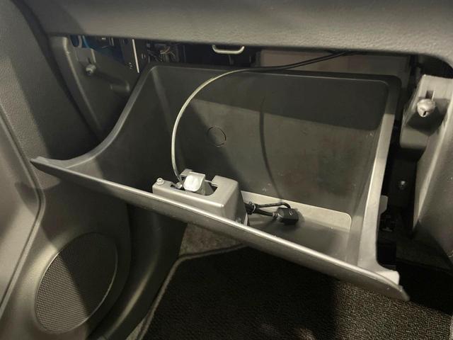 アルトワークス ベースグレード　バックカメラ　衝突被害軽減　禁煙車　コーナーセンサー　スマートキー　ＨＩＤヘッド　ＥＴＣ　純正１５インチアルミ　オートハイビーム　車線逸脱警報　オートライト　オートエアコン　アイドリングストップ（56枚目）