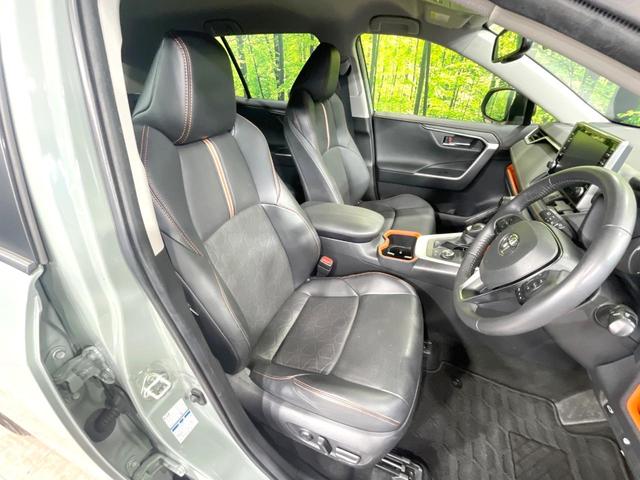 ＲＡＶ４ アドベンチャー　４ＷＤ　ＪＡＯＳエアロ　純正９型ナビ　バックカメラ　衝突被害軽減　ブラインドスポットモニター　禁煙車　電動リアゲート　シートベンチレーション　純正１９インチアルミ　パワーシート　ダウンヒルアシスト（8枚目）