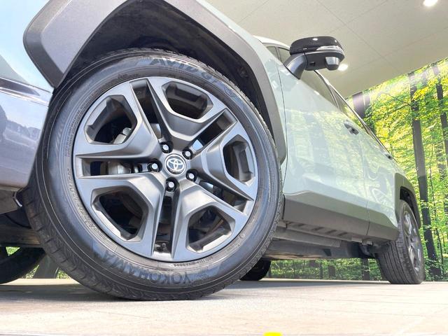 ＲＡＶ４ アドベンチャー　４ＷＤ　ＪＡＯＳエアロ　純正９型ナビ　バックカメラ　衝突被害軽減　ブラインドスポットモニター　禁煙車　電動リアゲート　シートベンチレーション　純正１９インチアルミ　パワーシート　ダウンヒルアシスト（13枚目）