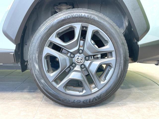 ＲＡＶ４ アドベンチャー　４ＷＤ　ＪＡＯＳエアロ　純正９型ナビ　バックカメラ　衝突被害軽減　ブラインドスポットモニター　禁煙車　電動リアゲート　シートベンチレーション　純正１９インチアルミ　パワーシート　ダウンヒルアシスト（29枚目）