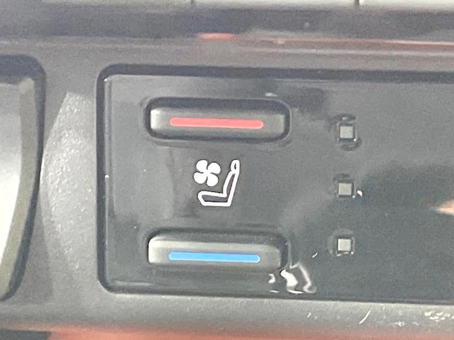 ＲＡＶ４ アドベンチャー　４ＷＤ　ＪＡＯＳエアロ　純正９型ナビ　バックカメラ　衝突被害軽減　ブラインドスポットモニター　禁煙車　電動リアゲート　シートベンチレーション　純正１９インチアルミ　パワーシート　ダウンヒルアシスト（40枚目）