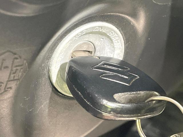 アルト Ｌ　衝突被害軽減　禁煙車　シートヒーター　コーナーセンサー　オートハイビーム　オートライト　アイドリングストップ　車線逸脱警報　ＣＤオーディオ　盗難防止装置　プライバシーガラス　横滑り防止装置（7枚目）