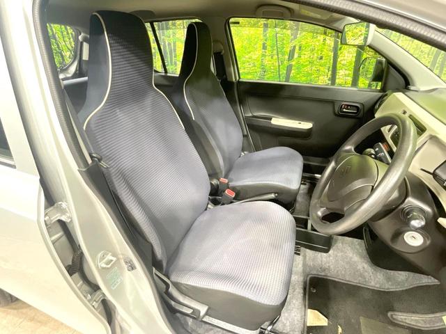 アルト Ｌ　衝突被害軽減　禁煙車　シートヒーター　コーナーセンサー　オートハイビーム　オートライト　アイドリングストップ　車線逸脱警報　ＣＤオーディオ　盗難防止装置　プライバシーガラス　横滑り防止装置（8枚目）