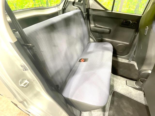 アルト Ｌ　衝突被害軽減　禁煙車　シートヒーター　コーナーセンサー　オートハイビーム　オートライト　アイドリングストップ　車線逸脱警報　ＣＤオーディオ　盗難防止装置　プライバシーガラス　横滑り防止装置（9枚目）