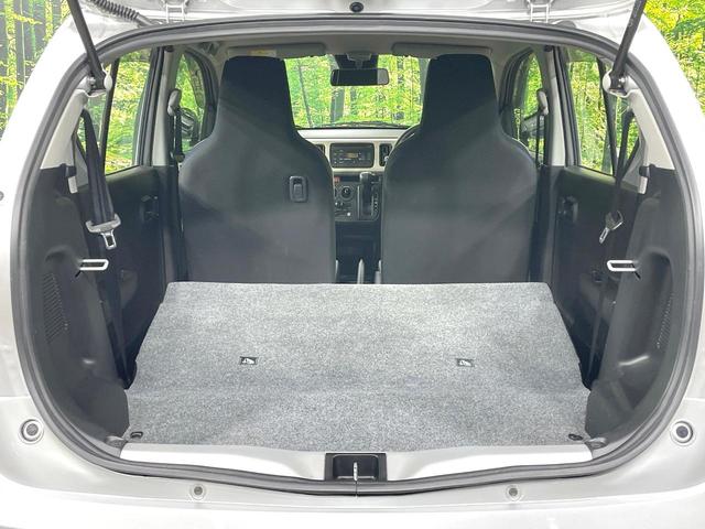 アルト Ｌ　衝突被害軽減　禁煙車　シートヒーター　コーナーセンサー　オートハイビーム　オートライト　アイドリングストップ　車線逸脱警報　ＣＤオーディオ　盗難防止装置　プライバシーガラス　横滑り防止装置（10枚目）