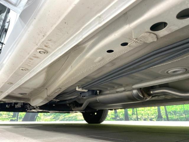 アルト Ｌ　衝突被害軽減　禁煙車　シートヒーター　コーナーセンサー　オートハイビーム　オートライト　アイドリングストップ　車線逸脱警報　ＣＤオーディオ　盗難防止装置　プライバシーガラス　横滑り防止装置（23枚目）