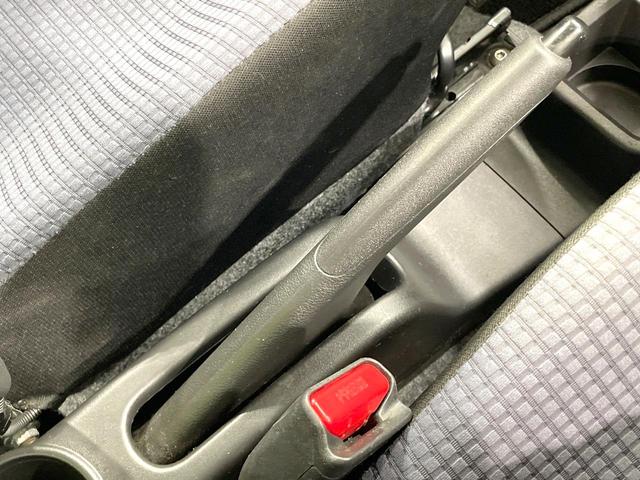 アルト Ｌ　衝突被害軽減　禁煙車　シートヒーター　コーナーセンサー　オートハイビーム　オートライト　アイドリングストップ　車線逸脱警報　ＣＤオーディオ　盗難防止装置　プライバシーガラス　横滑り防止装置（41枚目）