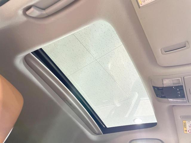 ランドクルーザープラド TX Lパッケージ 70thアニバーサリーリミテッド 4WD 禁煙車 トヨタセーフティーセンス サンルーフ 純正ナビ バックカメラ シートベンチレーション レーダークルーズ Bluetooth 革シート クリアランスソナー 純正18インチアルミ(3枚目)