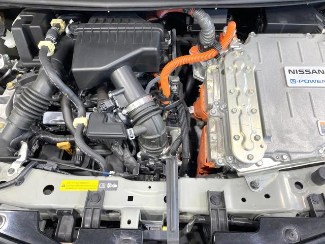 ノート ｅ－パワーオーテック　禁煙車　インテリジェントエマージェンシーブレーキ　純正ナビ　全周囲カメラ　デジタルインナーミラー　Ｂｌｕｅｔｏｏｔｈ　純正１５インチアルミ　ＥＴＣ　ＬＥＤヘッド　クリアランスソナー（18枚目）