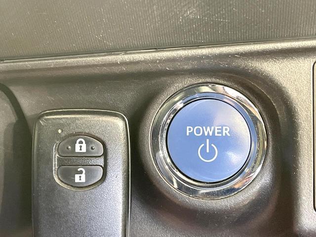 アクア クロスオーバー　純正ナビ　バックカメラ　衝突被害軽減　禁煙車　ハーフレザーシート　コーナーセンサー　ＬＥＤヘッド　純正１６インチアルミ　ＥＴＣ　オートハイビーム　オートライト　オートエアコン　Ｂｌｕｅｔｏｏｔｈ（6枚目）