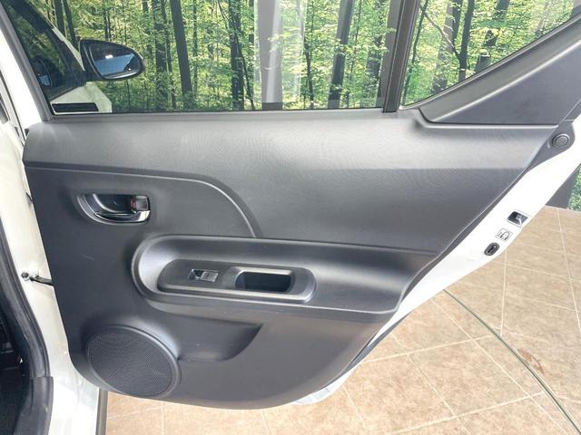 アクア クロスオーバー　純正ナビ　バックカメラ　衝突被害軽減　禁煙車　ハーフレザーシート　コーナーセンサー　ＬＥＤヘッド　純正１６インチアルミ　ＥＴＣ　オートハイビーム　オートライト　オートエアコン　Ｂｌｕｅｔｏｏｔｈ（44枚目）