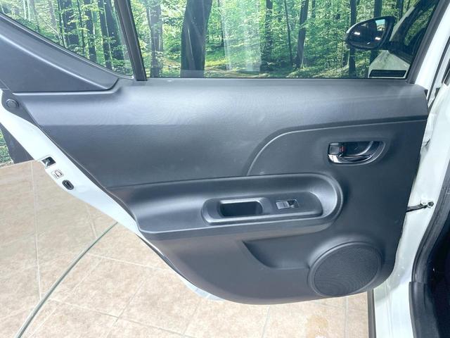 アクア クロスオーバー　純正ナビ　バックカメラ　衝突被害軽減　禁煙車　ハーフレザーシート　コーナーセンサー　ＬＥＤヘッド　純正１６インチアルミ　ＥＴＣ　オートハイビーム　オートライト　オートエアコン　Ｂｌｕｅｔｏｏｔｈ（45枚目）