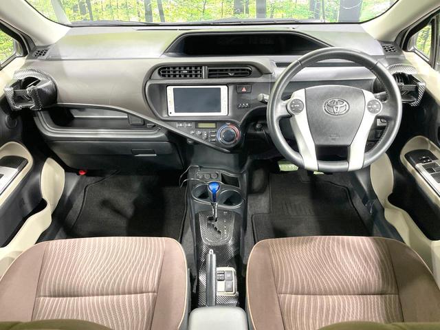 アクア Ｇ　禁煙車　純正ナビ　バックカメラ　シートヒーター　スマートキー　フォグランプ　Ｂｌｕｅｔｏｏｔｈ　オートライト　オートエアコン　プライバシーガラス　電動格納ミラー（2枚目）