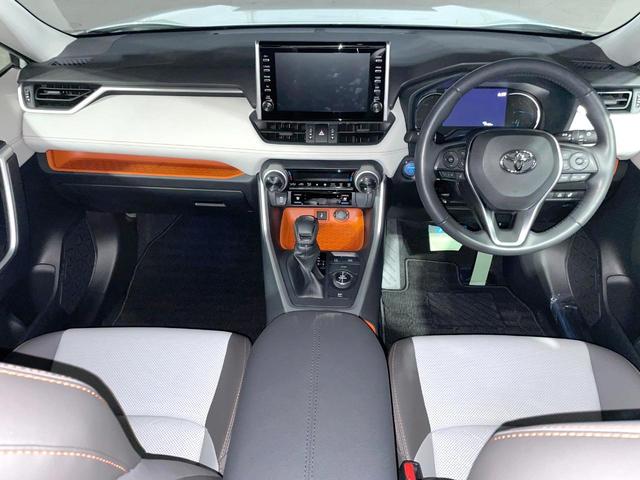 ＲＡＶ４ ハイブリッドアドベンチャー　４ＷＤ　禁煙車　トヨタセーフティーセンス　サンルーフ　純正９型ＤＡ　全周囲カメラ　純正１９インチアルミ　Ｂｌｕｅｔｏｏｔｈ　シートベンチレーション　レザーシート　ブラインドスポットモニター　ＥＴＣ（2枚目）