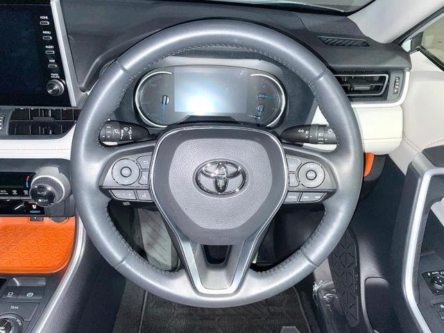 ＲＡＶ４ ハイブリッドアドベンチャー　４ＷＤ　禁煙車　トヨタセーフティーセンス　サンルーフ　純正９型ＤＡ　全周囲カメラ　純正１９インチアルミ　Ｂｌｕｅｔｏｏｔｈ　シートベンチレーション　レザーシート　ブラインドスポットモニター　ＥＴＣ（13枚目）
