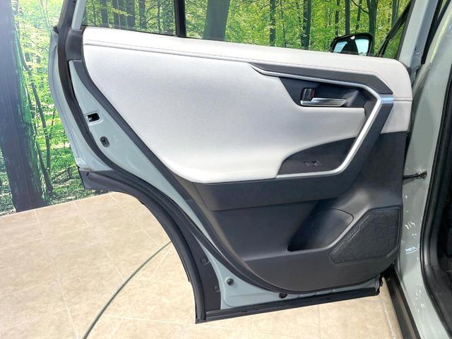 ＲＡＶ４ ハイブリッドアドベンチャー　４ＷＤ　禁煙車　トヨタセーフティーセンス　サンルーフ　純正９型ＤＡ　全周囲カメラ　純正１９インチアルミ　Ｂｌｕｅｔｏｏｔｈ　シートベンチレーション　レザーシート　ブラインドスポットモニター　ＥＴＣ（57枚目）