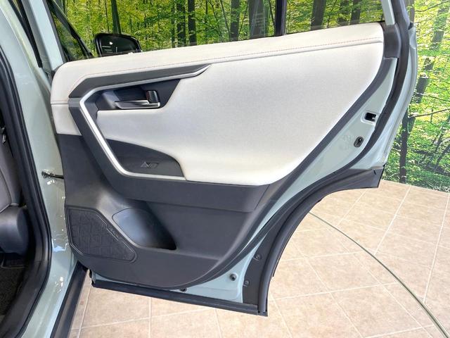 ＲＡＶ４ ハイブリッドアドベンチャー　４ＷＤ　禁煙車　トヨタセーフティーセンス　サンルーフ　純正９型ＤＡ　全周囲カメラ　純正１９インチアルミ　Ｂｌｕｅｔｏｏｔｈ　シートベンチレーション　レザーシート　ブラインドスポットモニター　ＥＴＣ（63枚目）