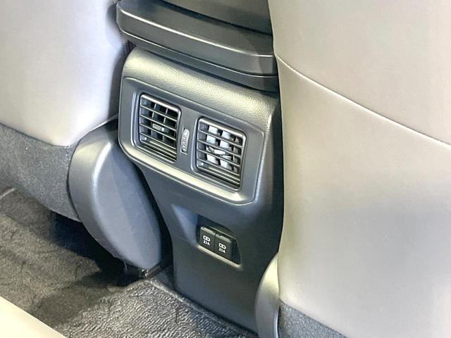 ＲＡＶ４ ハイブリッドアドベンチャー　４ＷＤ　禁煙車　トヨタセーフティーセンス　サンルーフ　純正９型ＤＡ　全周囲カメラ　純正１９インチアルミ　Ｂｌｕｅｔｏｏｔｈ　シートベンチレーション　レザーシート　ブラインドスポットモニター　ＥＴＣ（64枚目）