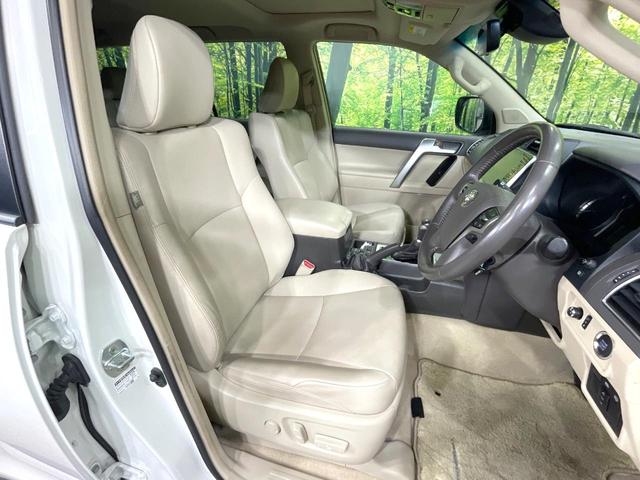 ランドクルーザープラド TX Lパッケージ マットブラックエディション 4WD 禁煙車 サンルーフ メーカー9型ナビ 全周囲カメラ シートベンチレーション ベージュ革シート 7人乗 ルーフレール LEDヘッド オートマチックハイビーム ETC(8枚目)