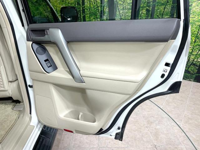 ランドクルーザープラド TX Lパッケージ マットブラックエディション 4WD 禁煙車 サンルーフ メーカー9型ナビ 全周囲カメラ シートベンチレーション ベージュ革シート 7人乗 ルーフレール LEDヘッド オートマチックハイビーム ETC(61枚目)