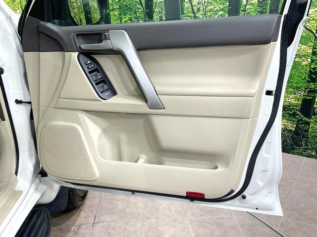 ランドクルーザープラド TX Lパッケージ マットブラックエディション 4WD 禁煙車 サンルーフ メーカー9型ナビ 全周囲カメラ シートベンチレーション ベージュ革シート 7人乗 ルーフレール LEDヘッド オートマチックハイビーム ETC(63枚目)