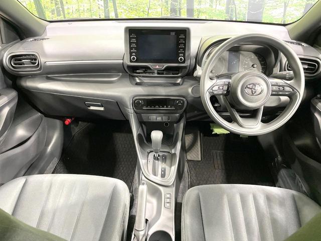 ヤリス ハイブリッドＸ　禁煙車　トヨタセーフティーセンス　純正ディスプレイオーディオ　バックカメラ　Ｂｌｕｅｔｏｏｔｈ　オートマチックハイビーム　レーダークルーズコントロール　ＥＴＣ（2枚目）