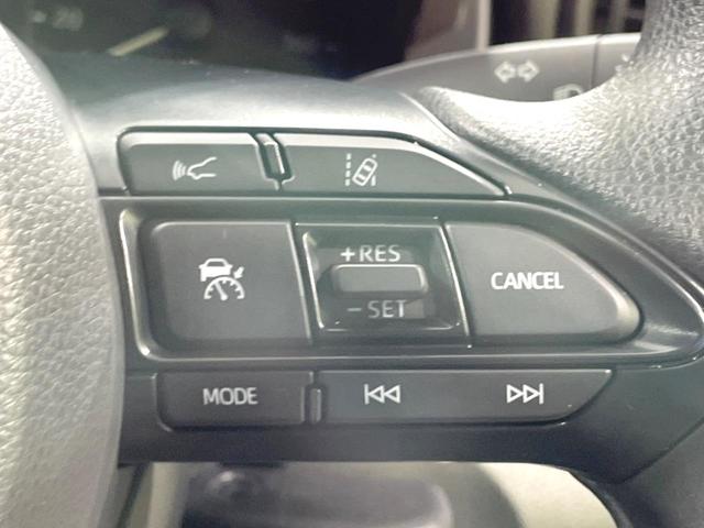 ヤリス ハイブリッドＸ　禁煙車　トヨタセーフティーセンス　純正ディスプレイオーディオ　バックカメラ　Ｂｌｕｅｔｏｏｔｈ　オートマチックハイビーム　レーダークルーズコントロール　ＥＴＣ（6枚目）