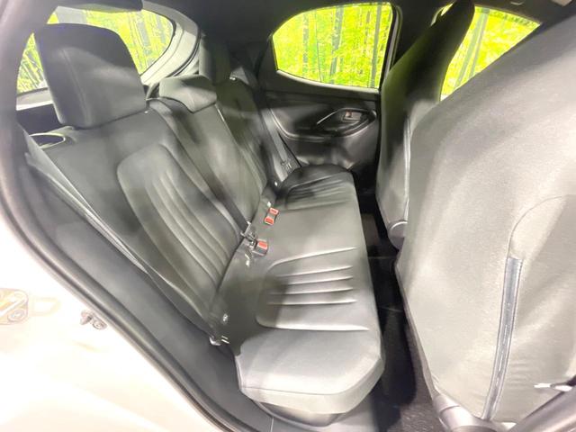 ヤリス ハイブリッドＸ　禁煙車　トヨタセーフティーセンス　純正ディスプレイオーディオ　バックカメラ　Ｂｌｕｅｔｏｏｔｈ　オートマチックハイビーム　レーダークルーズコントロール　ＥＴＣ（9枚目）