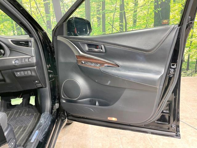 ハリアー プレミアム 禁煙車 純正9型ナビ バックカメラ クルーズコントロール LEDヘッド オートハイビーム ハーフレザーシート ウッドコンビハンドル 純正18インチアルミ 電動リアゲート(55枚目)