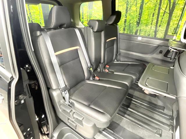 セレナ ｅ－パワー　ハイウェイスターＶ　登録済未使用車　両側電動スライドドア　純正１２型ナビ　全周囲カメラ　デジタルインナーミラー　衝突軽減　ドラレコ　ＬＥＤヘッド　ＥＴＣ２．０　純正１６インチアルミ　オートハイビーム　車線逸脱警報（9枚目）