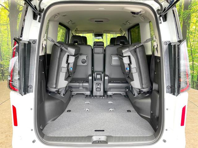 セレナ ｅ－パワー　ハイウェイスターＶ　登録済未使用車　両側電動スライドドア　全周囲カメラ　衝突軽減　ドラレコ　コーナーセンサー　スマートキー　ＬＥＤヘッド　ＥＴＣ２．０　純正１６インチＡＷ　オートハイビーム　車線逸脱警報（11枚目）