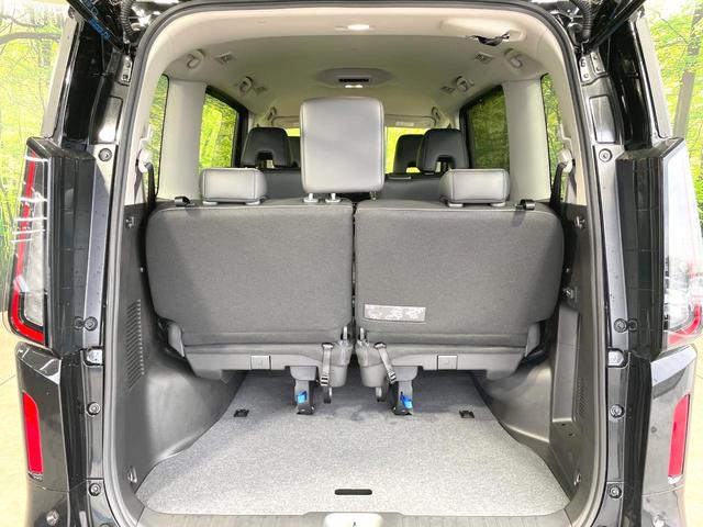 セレナ ｅ－パワー　ハイウェイスターＶ　登録済未使用車　メーカー１２型ナビ　インテリジェントエマージェンシーブレーキ　全周囲カメラ　寒冷地仕様　ステアリングヒーター　デジタルインナーミラー　シートヒーター　両側電動ドア（11枚目）