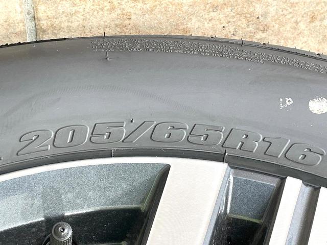 セレナ ｅ－パワー　ハイウェイスターＶ　登録済未使用車　メーカー１２型ナビ　インテリジェントエマージェンシーブレーキ　全周囲カメラ　寒冷地仕様　ステアリングヒーター　デジタルインナーミラー　シートヒーター　両側電動ドア（22枚目）