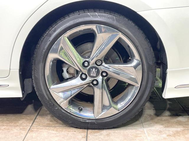 クラウンハイブリッド ＲＳアドバンス　禁煙車　トヨタセーフティーセンス　純正８型ナビ　バックカメラ　ブラインドスポットモニター　シートヒーター　ハーフレザーシート　３眼ＬＥＤ　シーケンシャルターンランプ　スーパーライブ（21枚目）