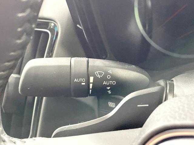 クラウンハイブリッド ＲＳアドバンス　禁煙車　トヨタセーフティーセンス　純正８型ナビ　バックカメラ　ブラインドスポットモニター　シートヒーター　ハーフレザーシート　３眼ＬＥＤ　シーケンシャルターンランプ　スーパーライブ（29枚目）