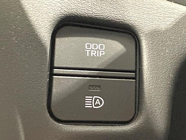 クラウンハイブリッド ＲＳアドバンス　禁煙車　トヨタセーフティーセンス　純正８型ナビ　バックカメラ　ブラインドスポットモニター　シートヒーター　ハーフレザーシート　３眼ＬＥＤ　シーケンシャルターンランプ　スーパーライブ（31枚目）