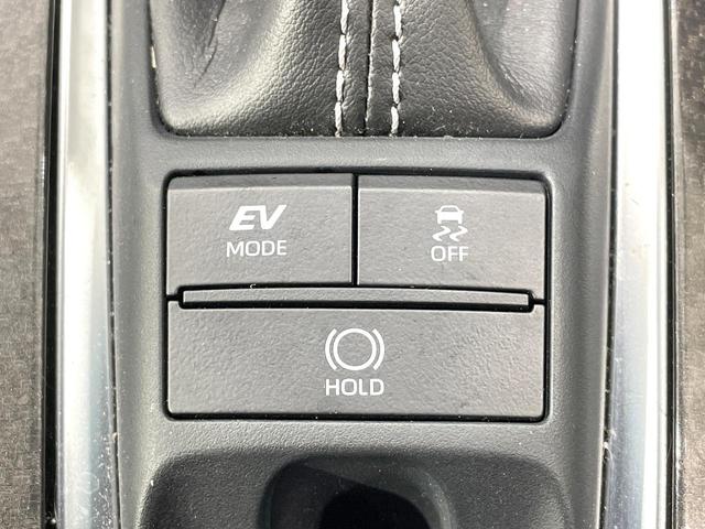クラウンハイブリッド ＲＳアドバンス　禁煙車　トヨタセーフティーセンス　純正８型ナビ　バックカメラ　ブラインドスポットモニター　シートヒーター　ハーフレザーシート　３眼ＬＥＤ　シーケンシャルターンランプ　スーパーライブ（33枚目）