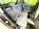 後部座席も気になるようなキズ・汚れやへたり等、大きなダメージはなく、良好な状態です。