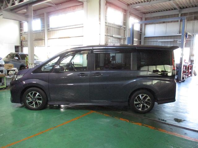 ステップワゴンスパーダ スパーダホンダセンシング　１年保証・ワンオーナー・天吊りモニター（5枚目）